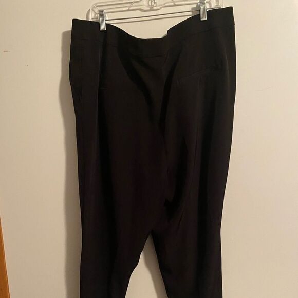 H & M Black Pleated front elastic waist trousers, size 18 - Picture 2 of 3